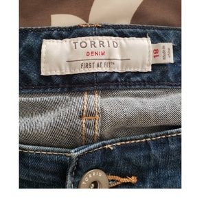 CLASSIC SKINNY JEAN - VINTAGE STRETCH MEDIUM WASH